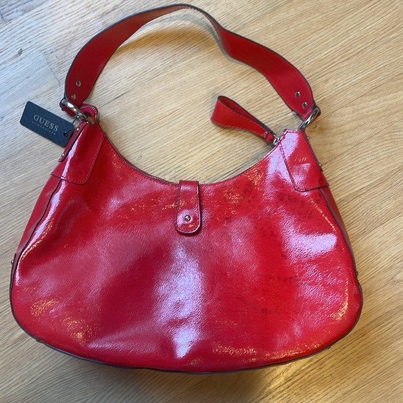 NWT Guess Y2K red paten faux leather shoulder bag - Picture 3 of 5